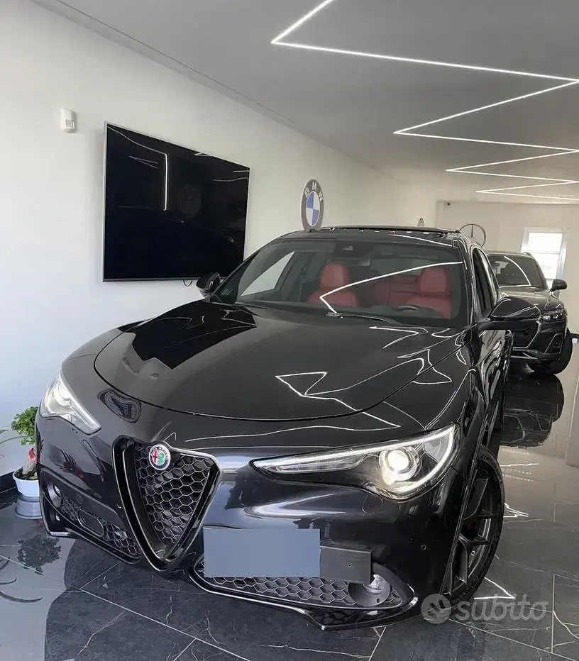 Usata Alfa Romeo Stelvio Veloce 209 CV (153 kW) 2025 Nero SUV