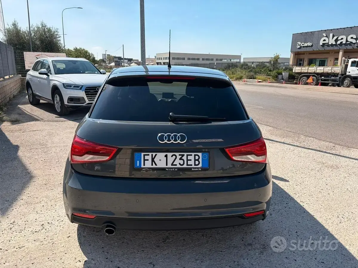 Usata Audi A1 Design 95 CV (69 kW) 2016 Grigio Utilitaria