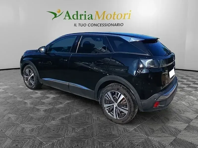 Usata Peugeot 3008 Allure 131 CV (96 kW) 2022 Grigio scuro SUV