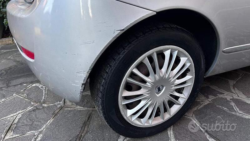 Usata Lancia Ypsilon 95 CV (69 kW) 2007 Grigio Utilitaria