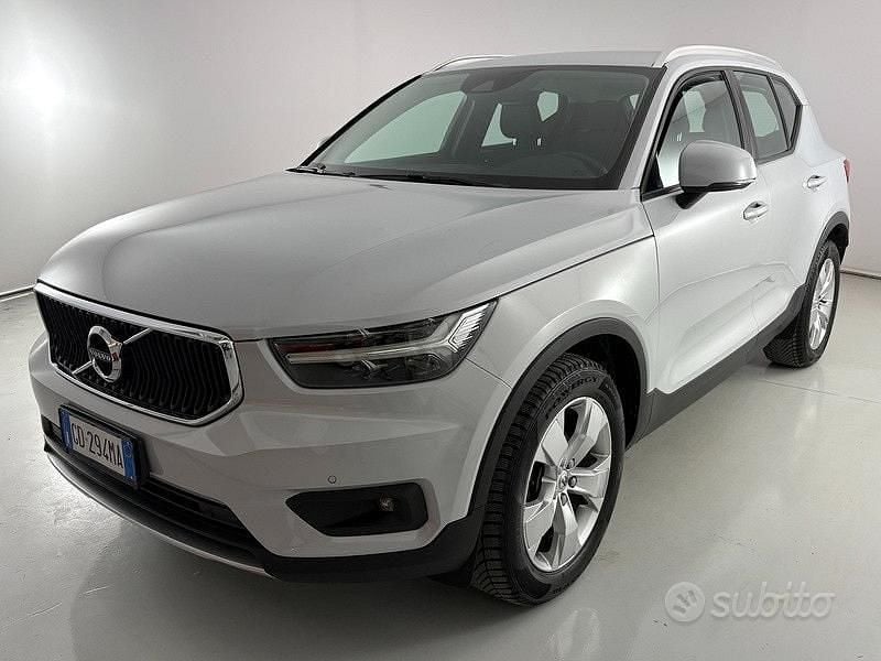 Usata Volvo XC40 Momentum 150 CV (110 kW) 2020 Bianco SUV