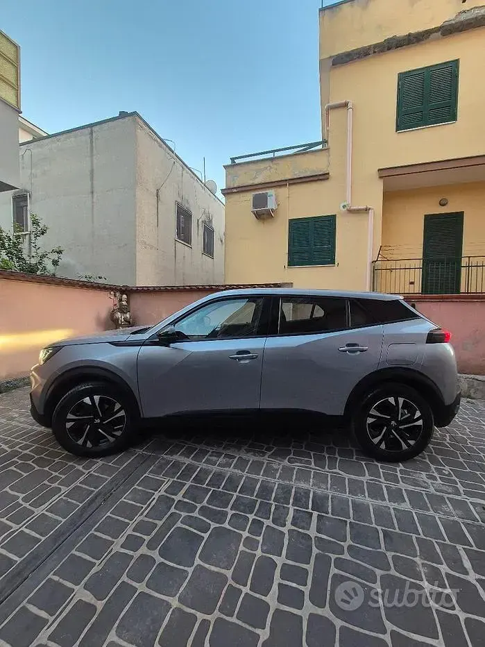 Usata Peugeot 2008 102 CV (75 kW) 2025 Grigio SUV