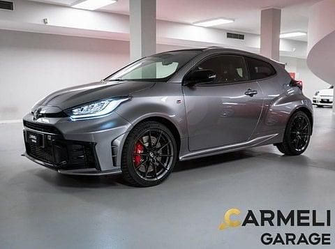 Usata Toyota Yaris 280 CV (205 kW) 2024 Grigio scuro metallizzato Utilitaria