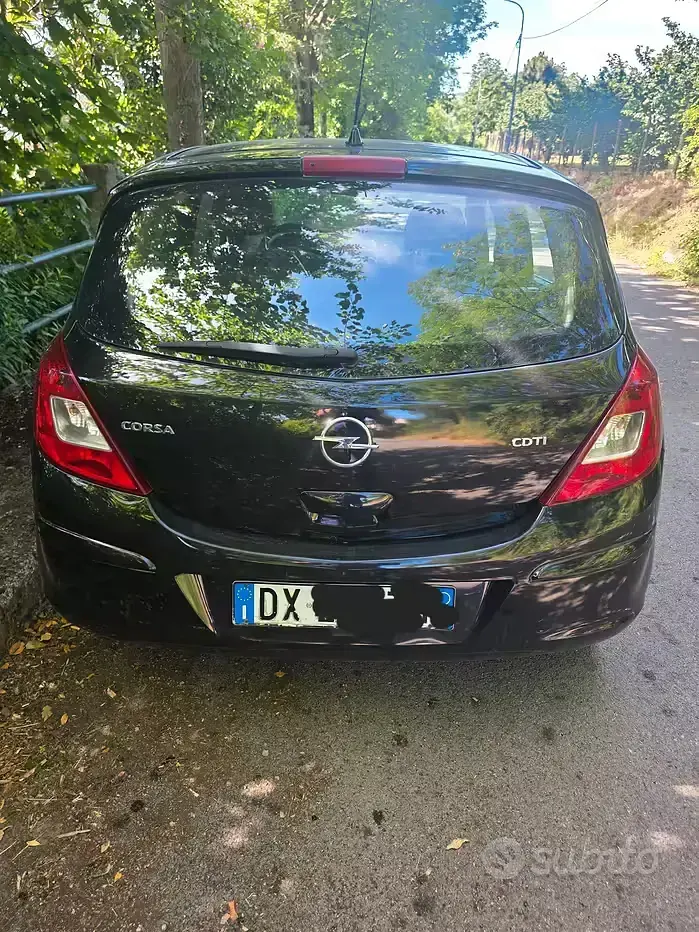 Usata Opel Corsa 90 CV (66 kW) 2009 Nero Utilitaria