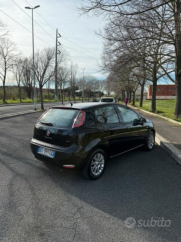 Usata Fiat Punto Evo 69 CV (50 kW) 2012 Nero Utilitaria