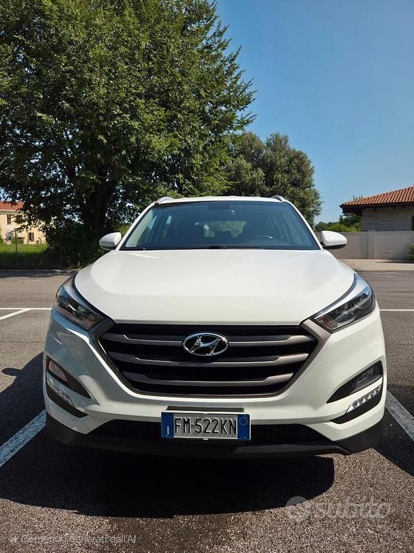 Bianco Usata 2018 Hyundai Tucson SUV | 15.000 € (Buon prezzo) - Immagine 1/4