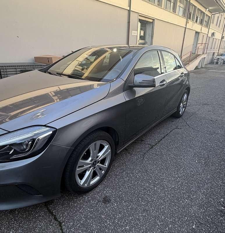 Usata Mercedes A180 109 CV (80 kW) 2018 Berlina
