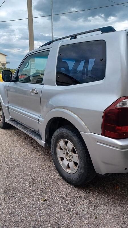Usata Mitsubishi Pajero 160 CV (117 kW) 2004 Grigio SUV