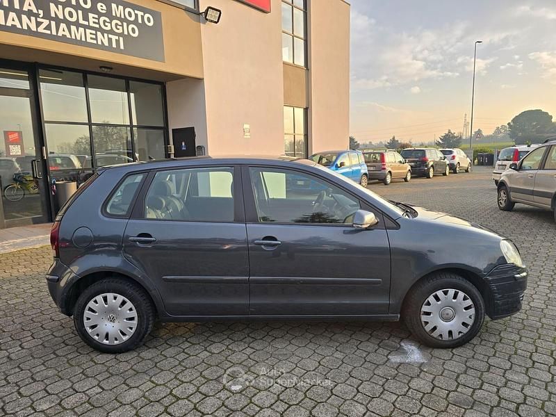 Usata VW Polo Comfortline 80 CV (58 kW) 2007 Grigio Berlina