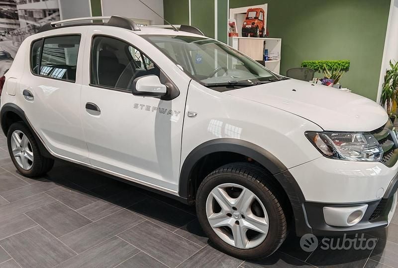 Usata Dacia Sandero Stepway 90 CV (66 kW) 2016 Bianco Berlina
