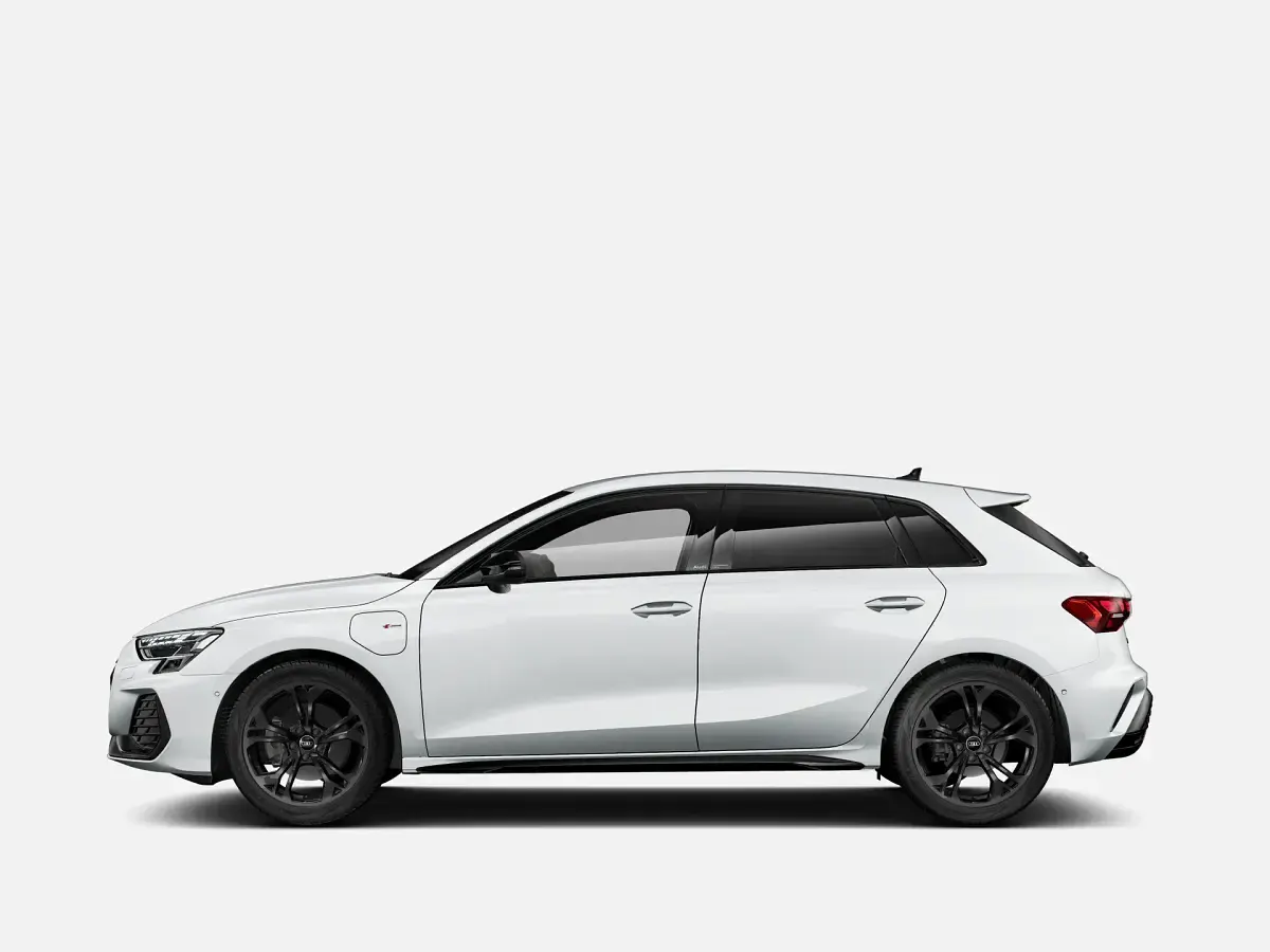 Nuova Audi A3 Sportback e-tron S-Line 204 CV (150 kW) 2026 Bianco ghiaccio metallizzato Utilitaria
