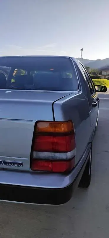 Usata Lancia Thema 166 CV (122 kW) 1987 Argento Berlina