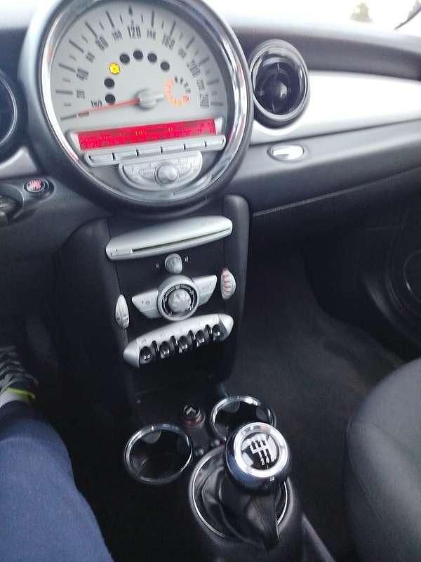 Begagnad Mini ONE 95 HK (69 kW) 2007 Halvkombi