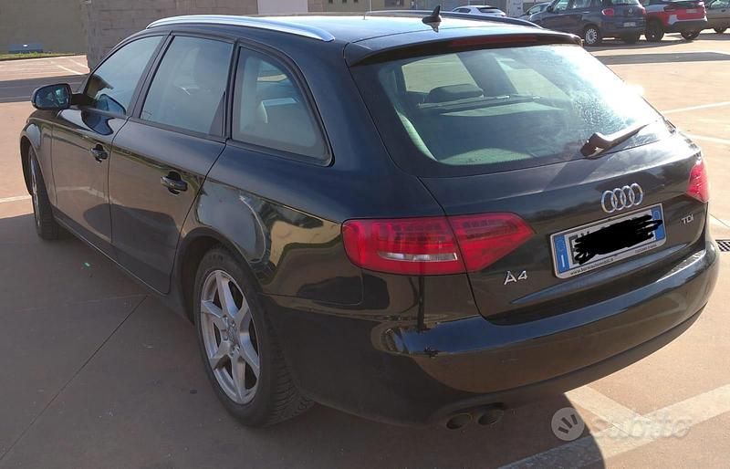 Usata Audi A4 Sport 143 CV (105 kW) 2012 Nero Station wagon