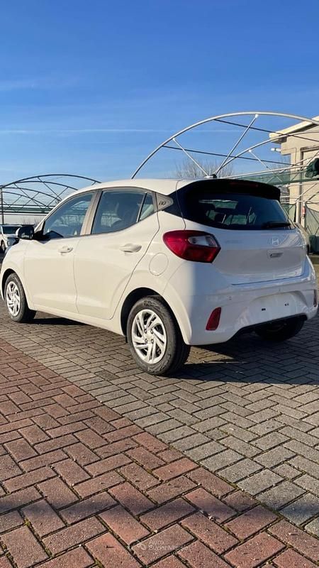 Nuova Hyundai i10 63 CV (46 kW) 2025 Bianco Utilitaria