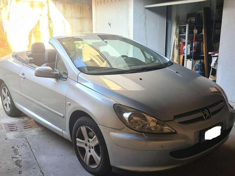 Usata Peugeot 307 CC 109 CV (80 kW) 2004 Argento Cabrio