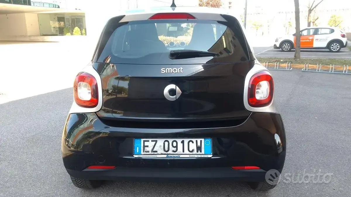 Usata Smart ForFour Passion 71 CV (52 kW) 2015 Nero Utilitaria