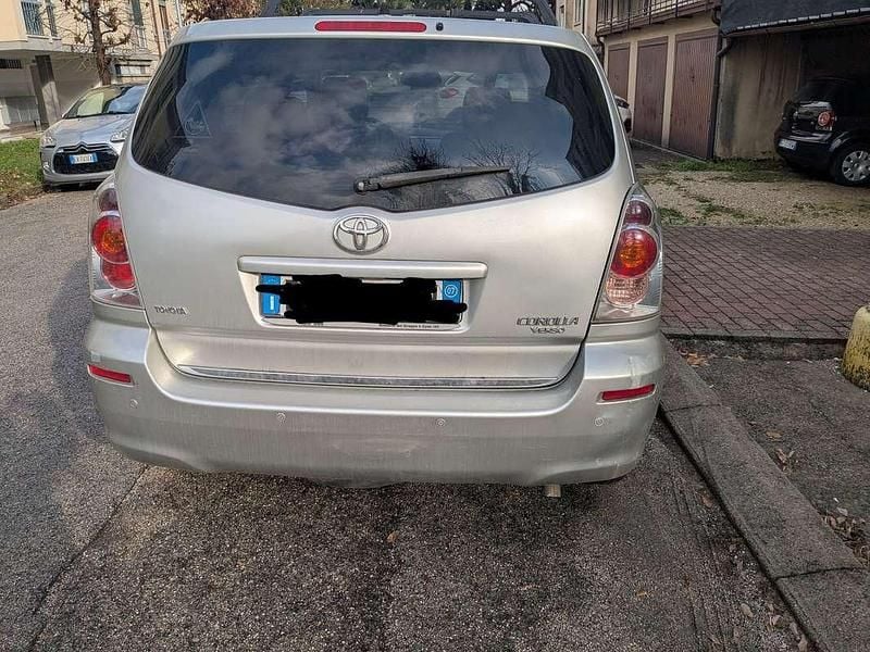 Usata Toyota Corolla Verso Luna 140 CV (102 kW) 2007 Monovolume
