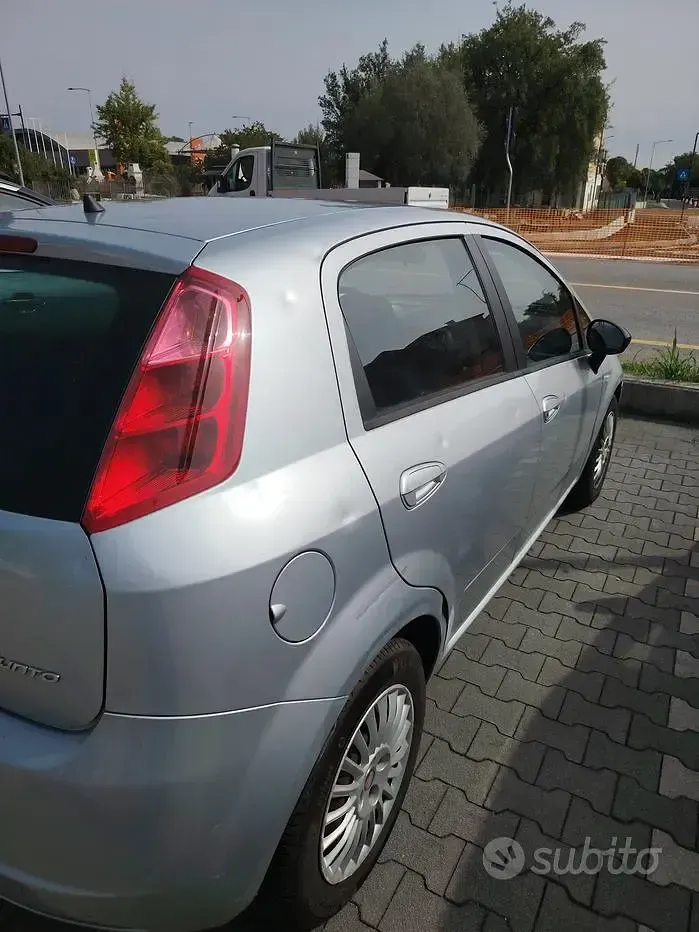 Usata Fiat Grande Punto 75 CV (55 kW) 2008 Grigio Utilitaria
