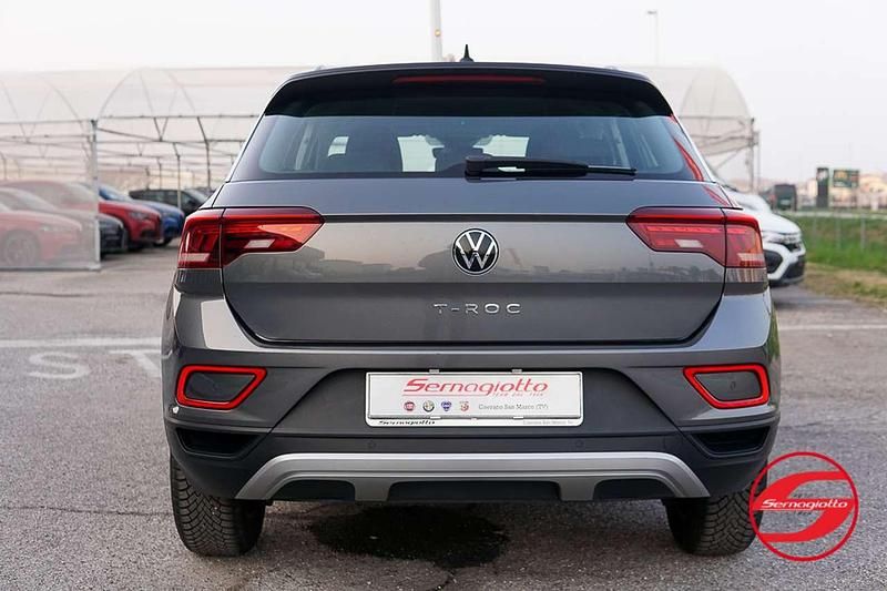 Usata VW T-Roc Life 150 CV (110 kW) 2022 Grigio SUV