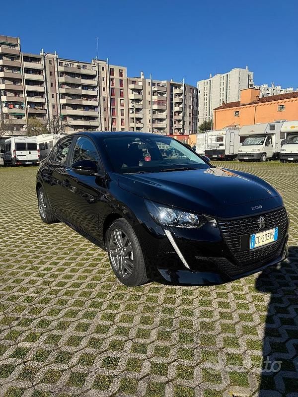 Usata Peugeot 208 75 CV (55 kW) 2021 Nero Utilitaria