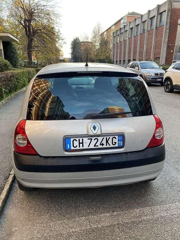 Usata Renault Clio II 75 CV (55 kW) 2003 Berlina