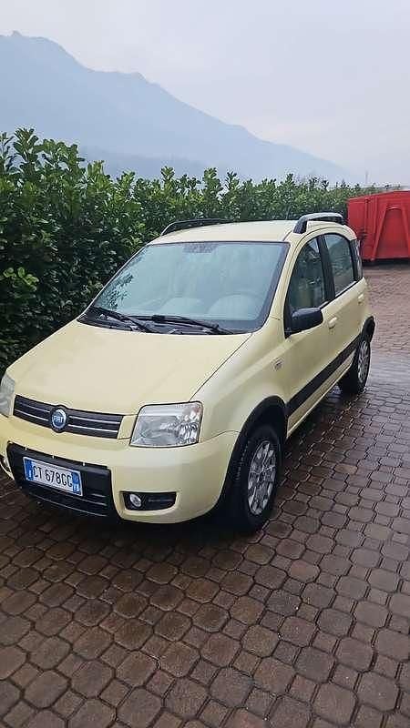 Usata Fiat Panda 4x4 Climbing 60 CV (44 kW) 2005 Utilitaria