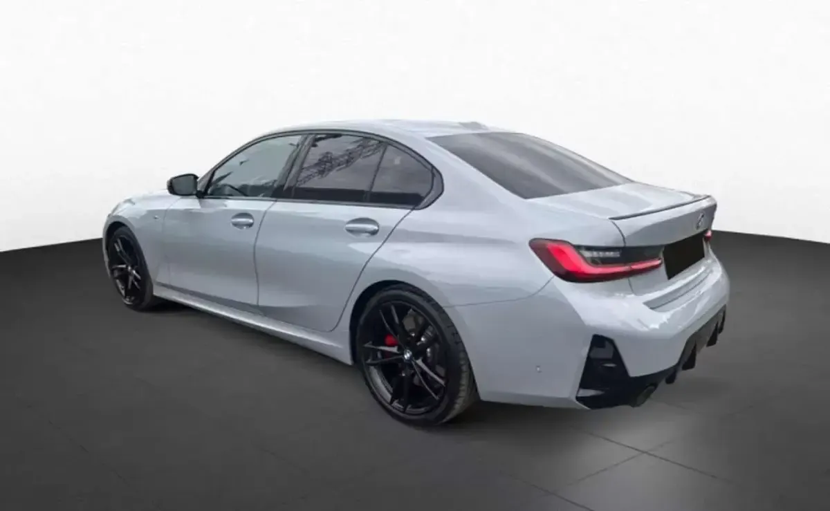 Usata BMW 330 M Sport 245 CV (180 kW) 2024 Grigio Berlina