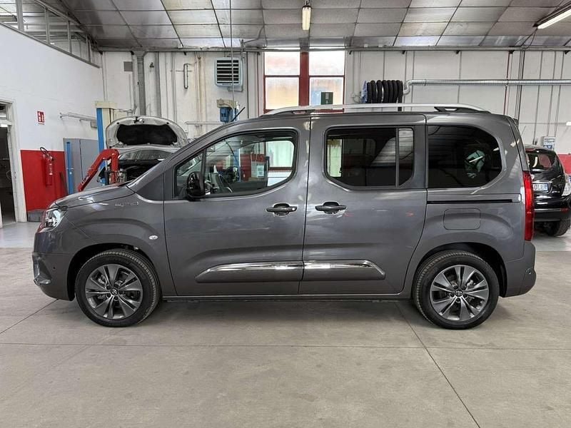 Usata Toyota Proace Verso Luxury 56 kW (77 CV) 2023 Grigio scuro Station wagon