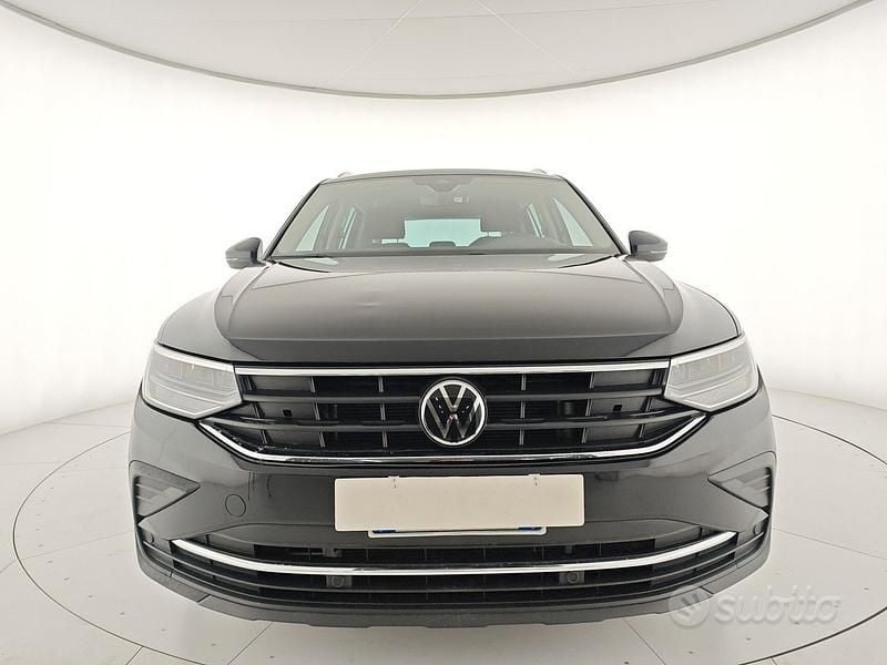 Usata VW Tiguan Life 150 CV (110 kW) 2023 Nero SUV