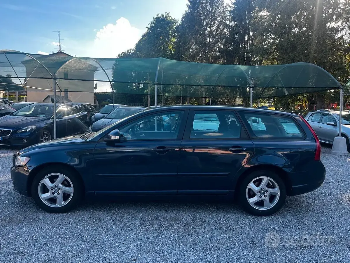 Usata Volvo V50 115 CV (84 kW) 2012 Blu Station wagon