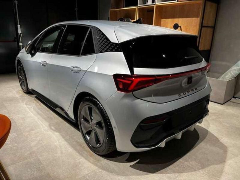 Usata Cupra Born 150 kW (204 CV) 2022 Grigio Utilitaria