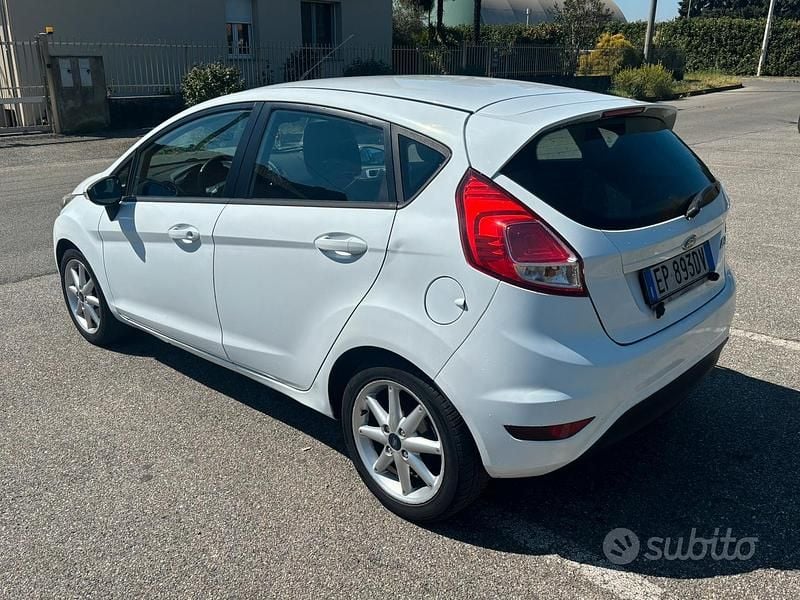 Usata Ford Focus 80 CV (58 kW) 2013 Bianco Berlina