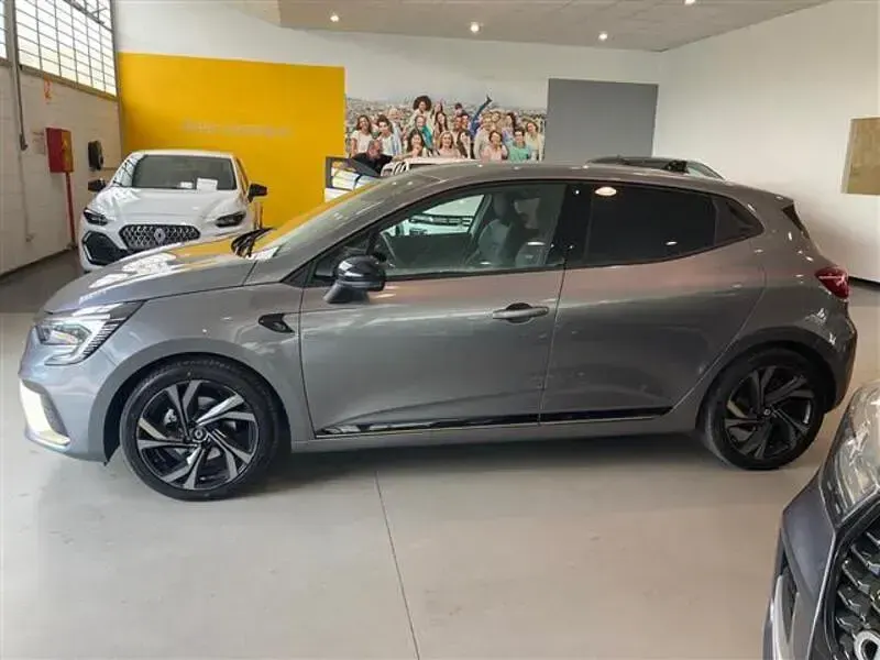 Usado Renault Clio V 145 CV (106 kW) 2024 Gris
