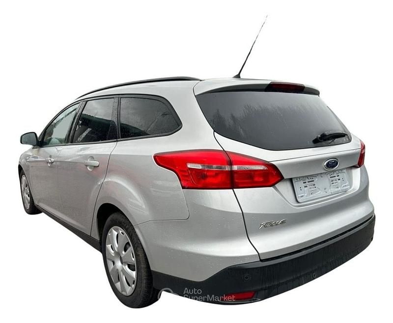 Usata Ford Focus Business Edition 105 CV (77 kW) 2016 Argento Station wagon