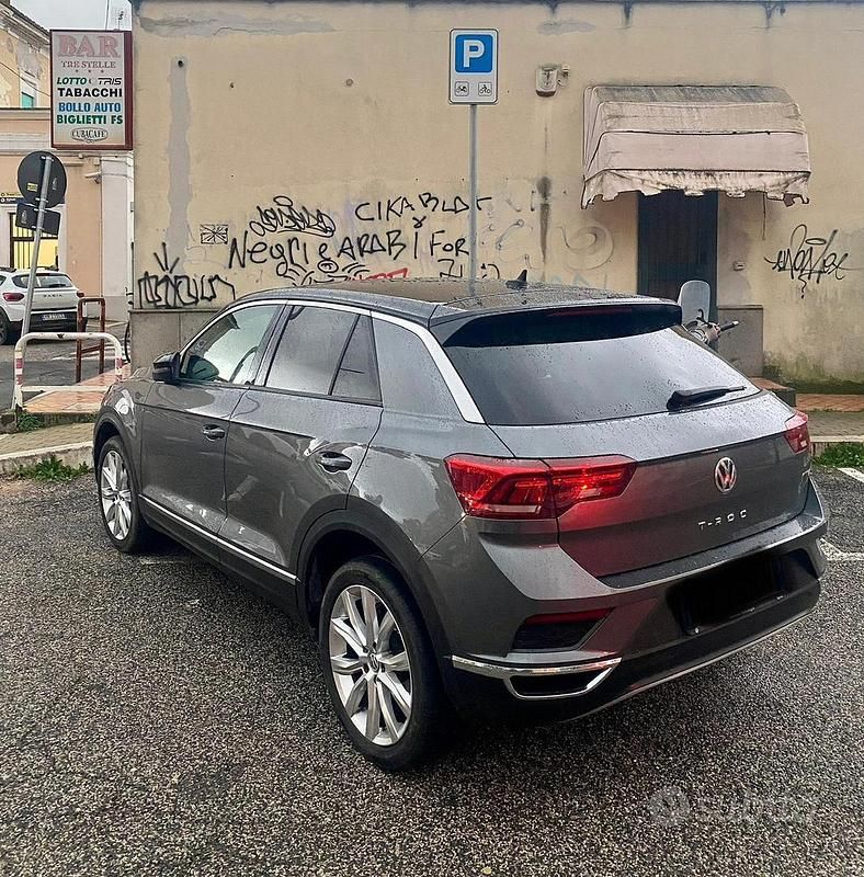 Usata VW T-Roc 150 CV (110 kW) 2020 Grigio SUV