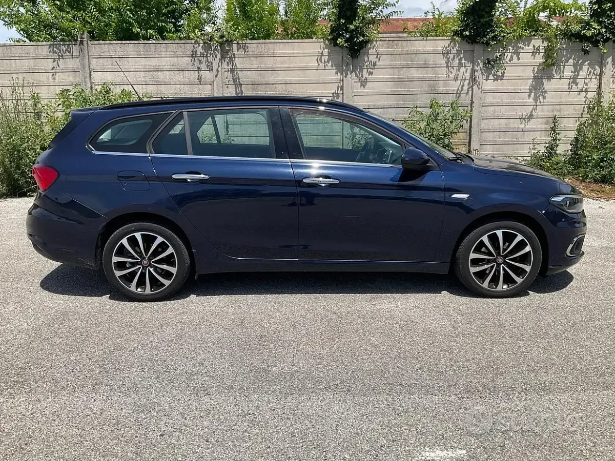 Usata Fiat Tipo Lounge 120 CV (88 kW) 2016 Bluazzurro Station wagon