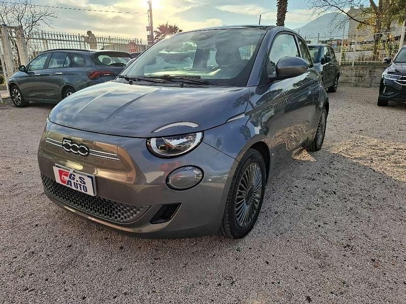 Usata Fiat 500e La Prima 42 kW (58 CV) 2021 Grigio Utilitaria