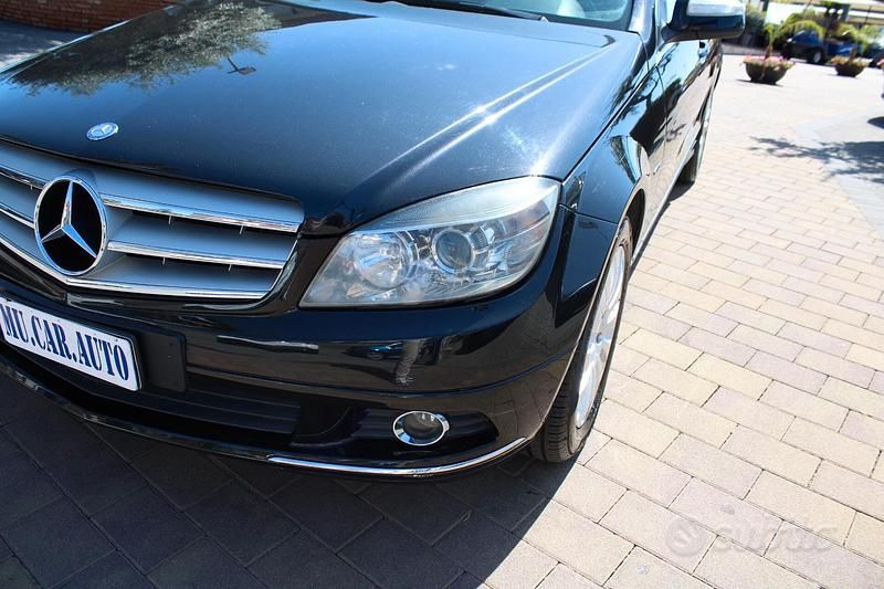 Usata Mercedes C220 170 CV (125 kW) 2007 Nero Berlina