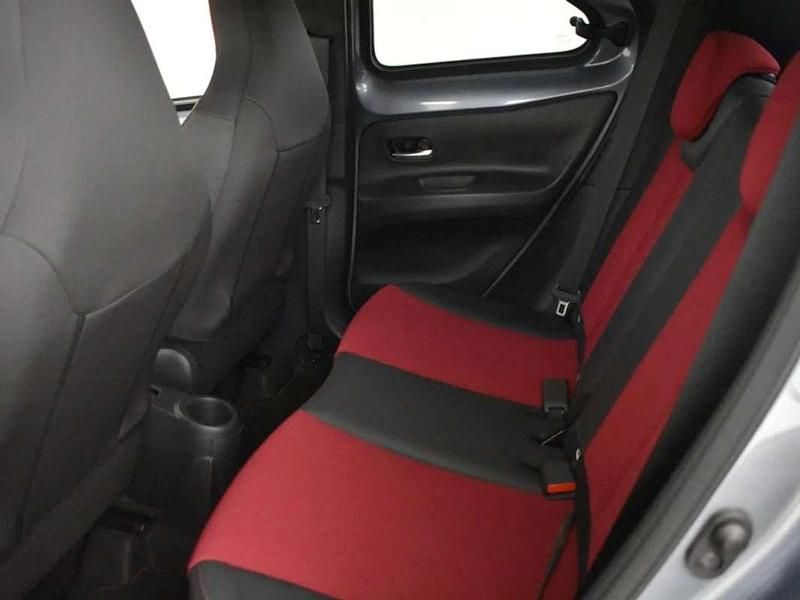 Second-hand Toyota Aygo X 72 CP (52 kW) 2024 Gri SUV