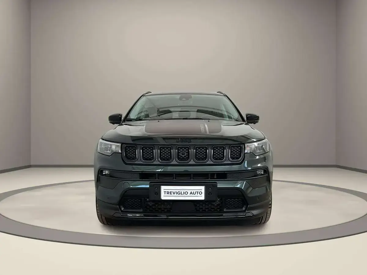 Usata Jeep Compass North 241 CV (177 kW) 2025 Verde / metallizzato SUV