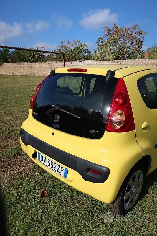 Usata Peugeot 107 54 CV (39 kW) 2009 Giallo Utilitaria