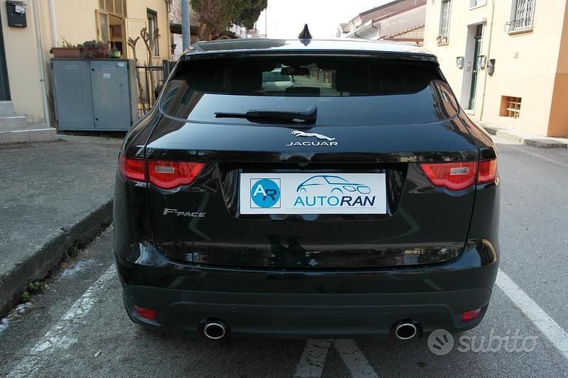 Usata Jaguar F-Pace Prestige 300 CV (220 kW) 2018 Nero SUV