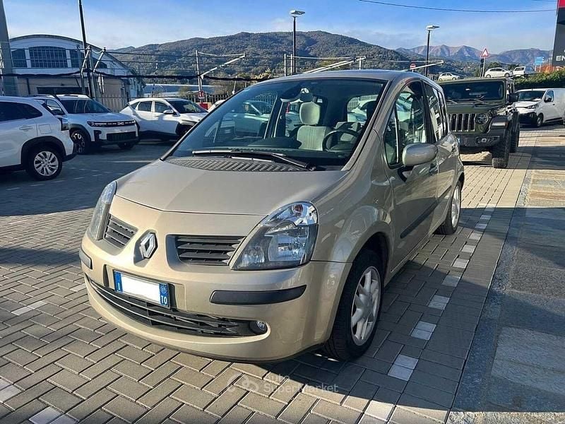 Usata Renault Modus Dynamique 75 CV (55 kW) 2007 Beige Monovolume