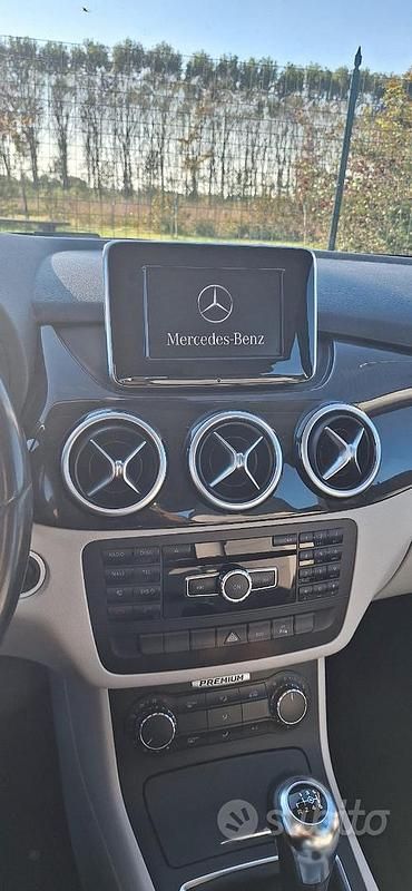 Usata Mercedes B180 2012 Blu Monovolume