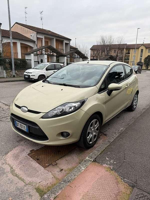 Usata Ford Fiesta Titanium 82 CV (60 kW) 2009 Utilitaria