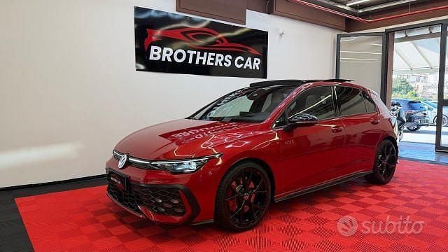 Usata VW Golf VIII GTI 265 CV (194 kW) 2025 Rosso Berlina