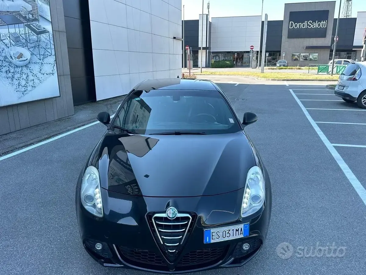 Usata Alfa Romeo Giulietta Exclusive 105 CV (77 kW) 2013 Nero Utilitaria