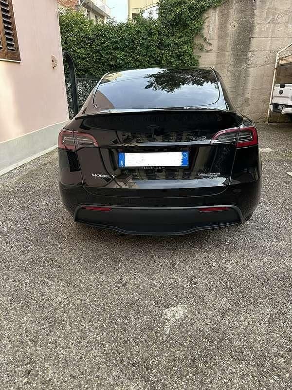 Usata Tesla Model Y Long Range AWD 378 kW (514 CV) 2023 Nero SUV