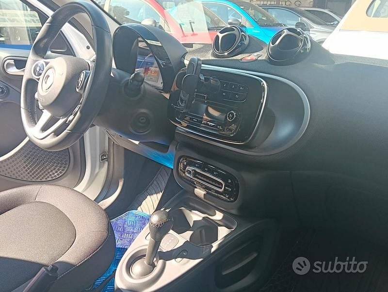 Usata Smart ForFour Passion 71 CV (52 kW) 2017 Bianco Utilitaria